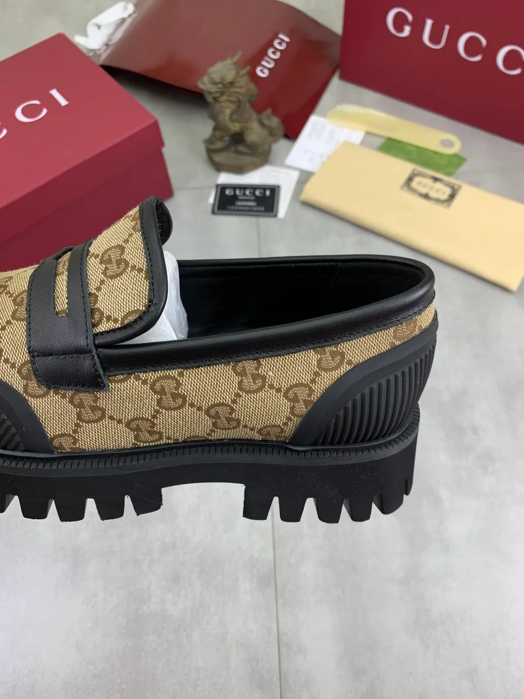 Men's Men's Shoes💰P440💰[New Style] Gucci lazy slip-on couple 🧑‍🤝‍🧑 best selection of leather shoes (Gucci) official website latest Gucci lazy 🎁 leather shoes, hot style 💥 style is simple and elegant, exclusive for trendy men. Unique official website latest brand original double G pressure Floral elements 👑 Original Gucci decoration, fashionable and elegant, original calf leather with double G denim ✅ Fully imported soft sheepskin lining, official website designated wear-resistant, rubber business outsole, classic model taken in person 🎬 Size: 36-46 Various colors available